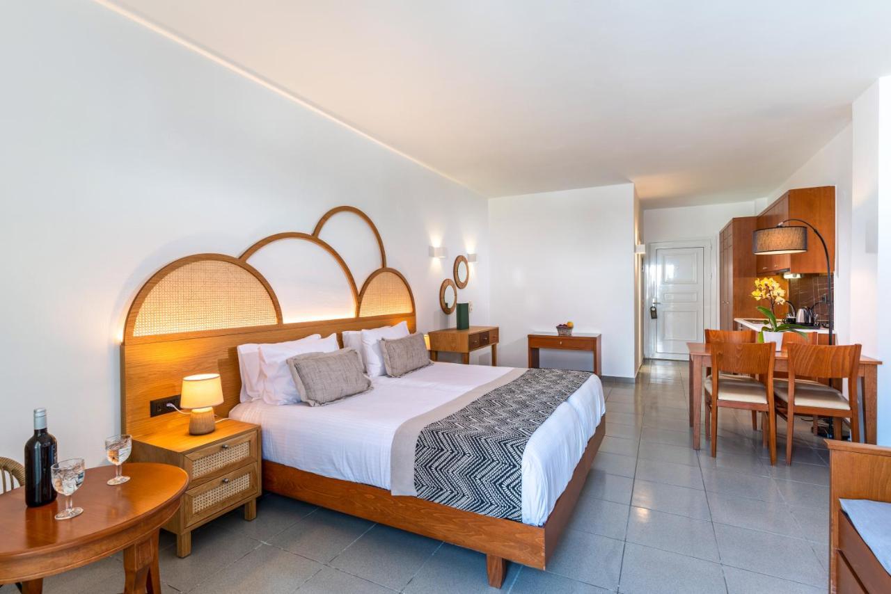 Delfina Boutique Hotel Paralia Kourna Екстериор снимка