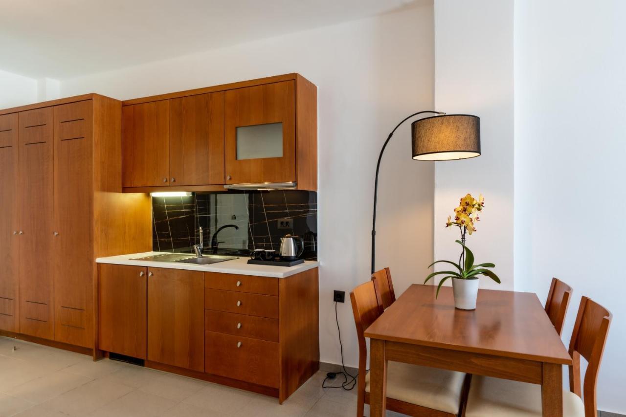 Delfina Boutique Hotel Paralia Kourna Екстериор снимка