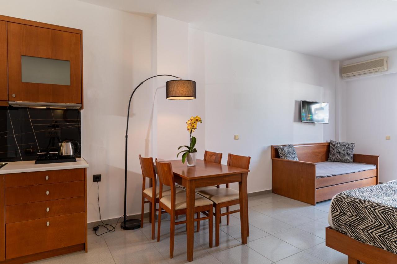 Delfina Boutique Hotel Paralia Kourna Екстериор снимка