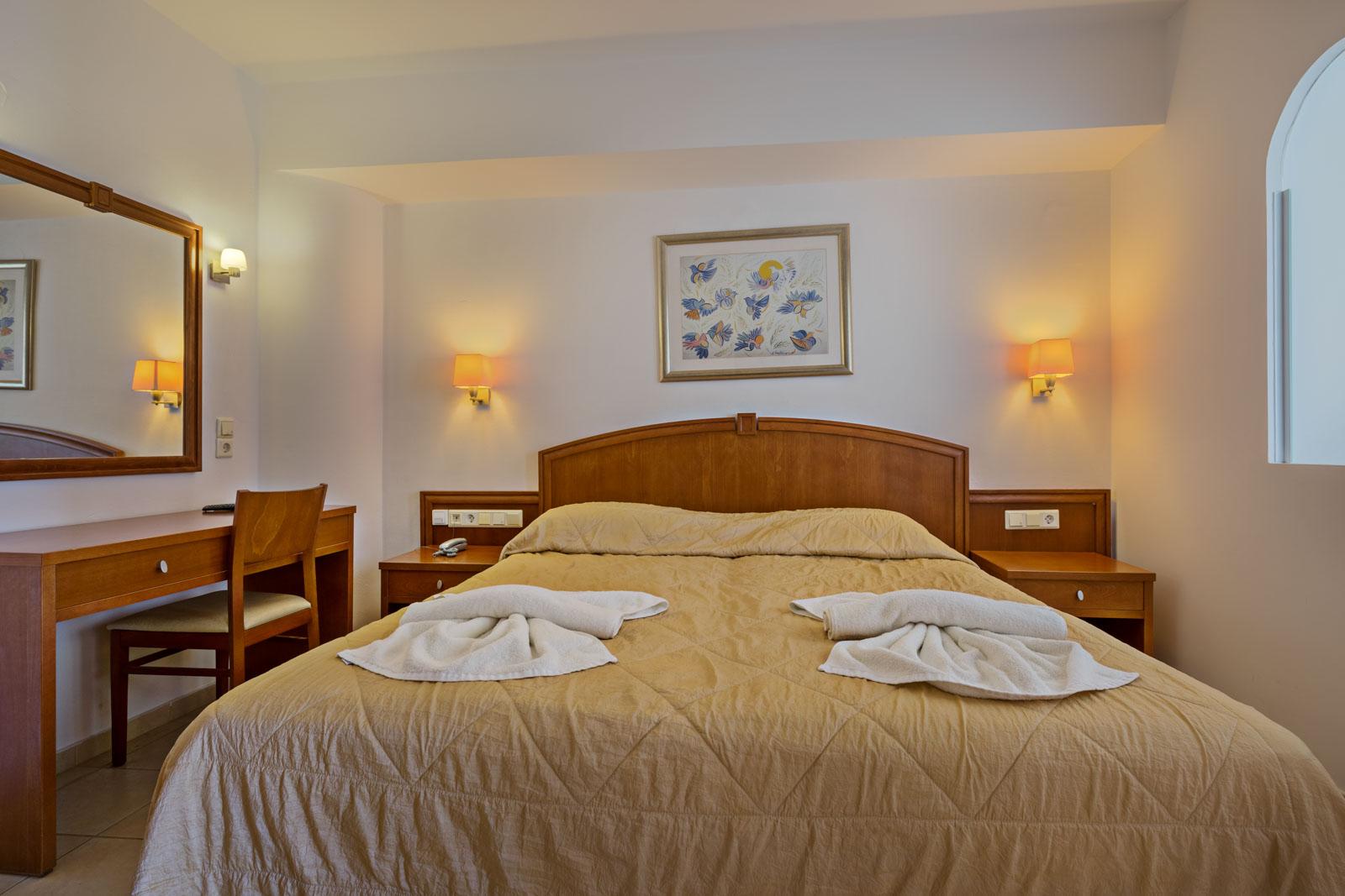 Delfina Boutique Hotel Paralia Kourna Екстериор снимка